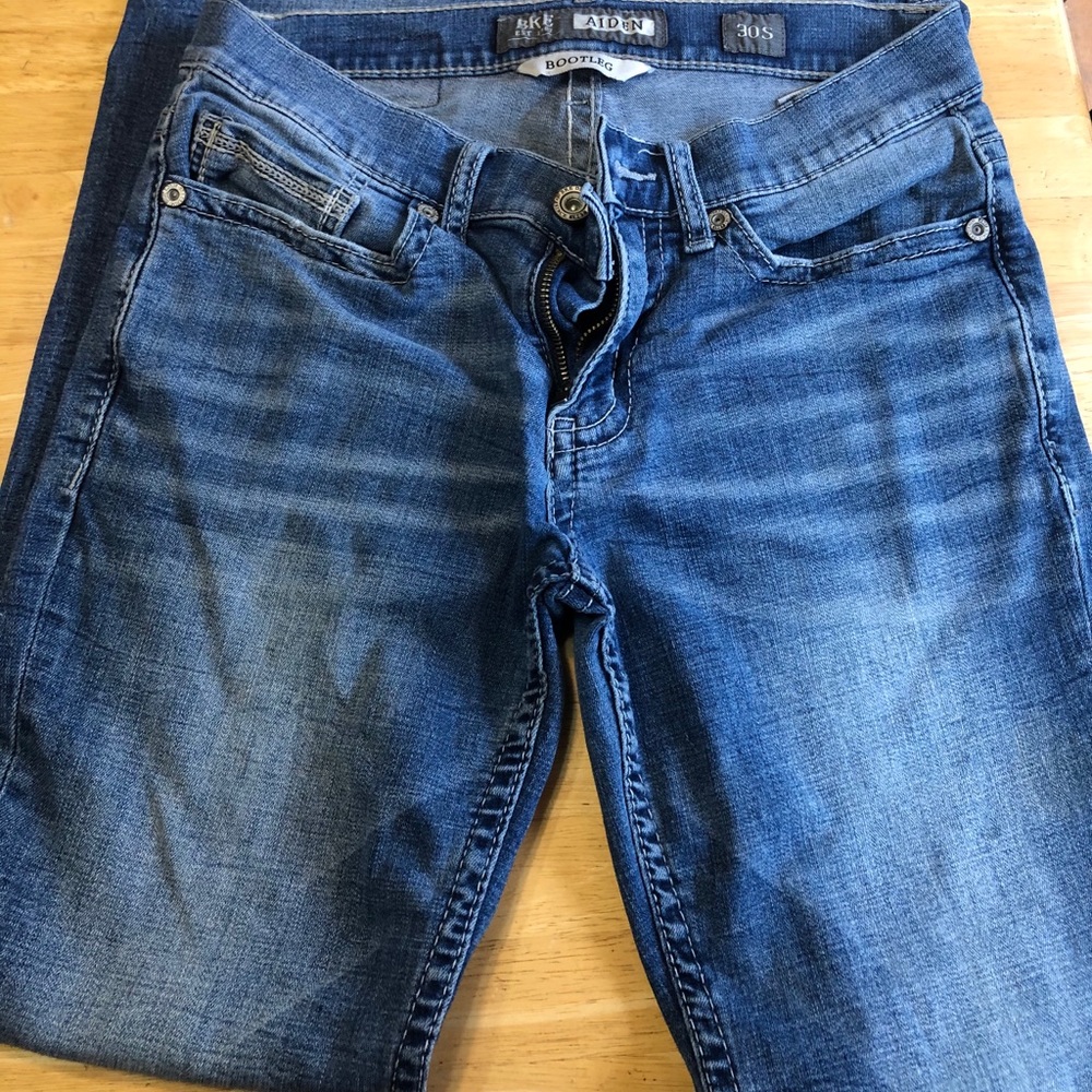 Buckle Jeans